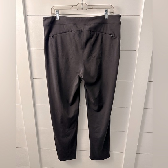 Athleta black pintuck pull on woman’s athleisure pant. 16T - Picture 3 of 11